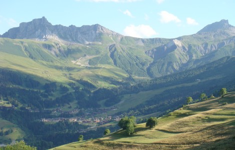 l'environnement de la station de Valmorel dans les alpes